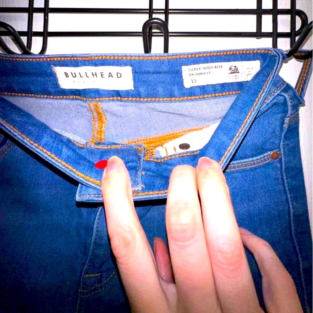 EUC Bullhead Women's Jeans Size 25